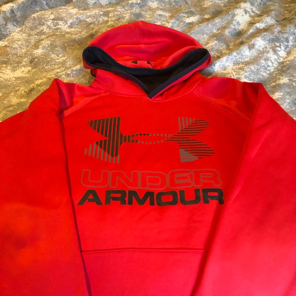Under Armor Cold Gear youth Large Pullover Sweatshirt